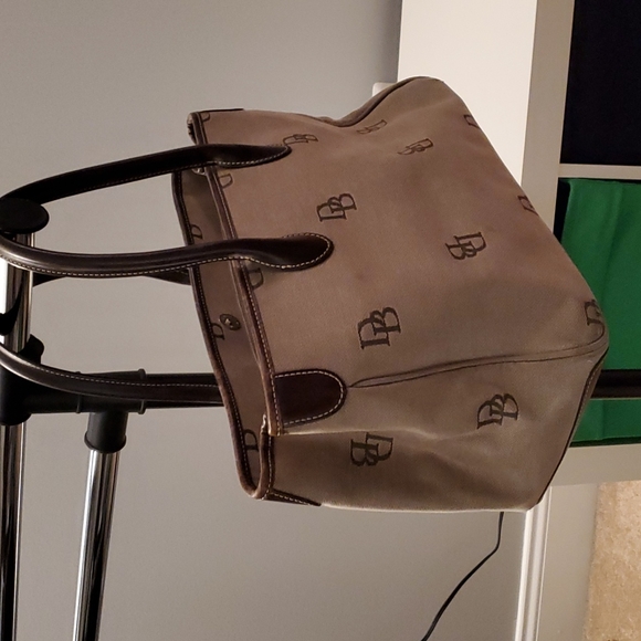 Authentic Dooney & Bourke bag - Picture 3 of 12